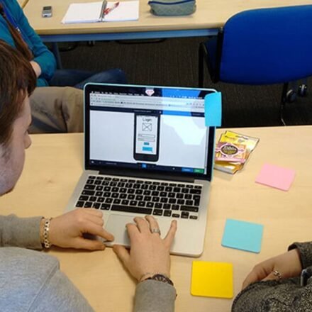 Creación de APP, lo que más buscan los jóvenes